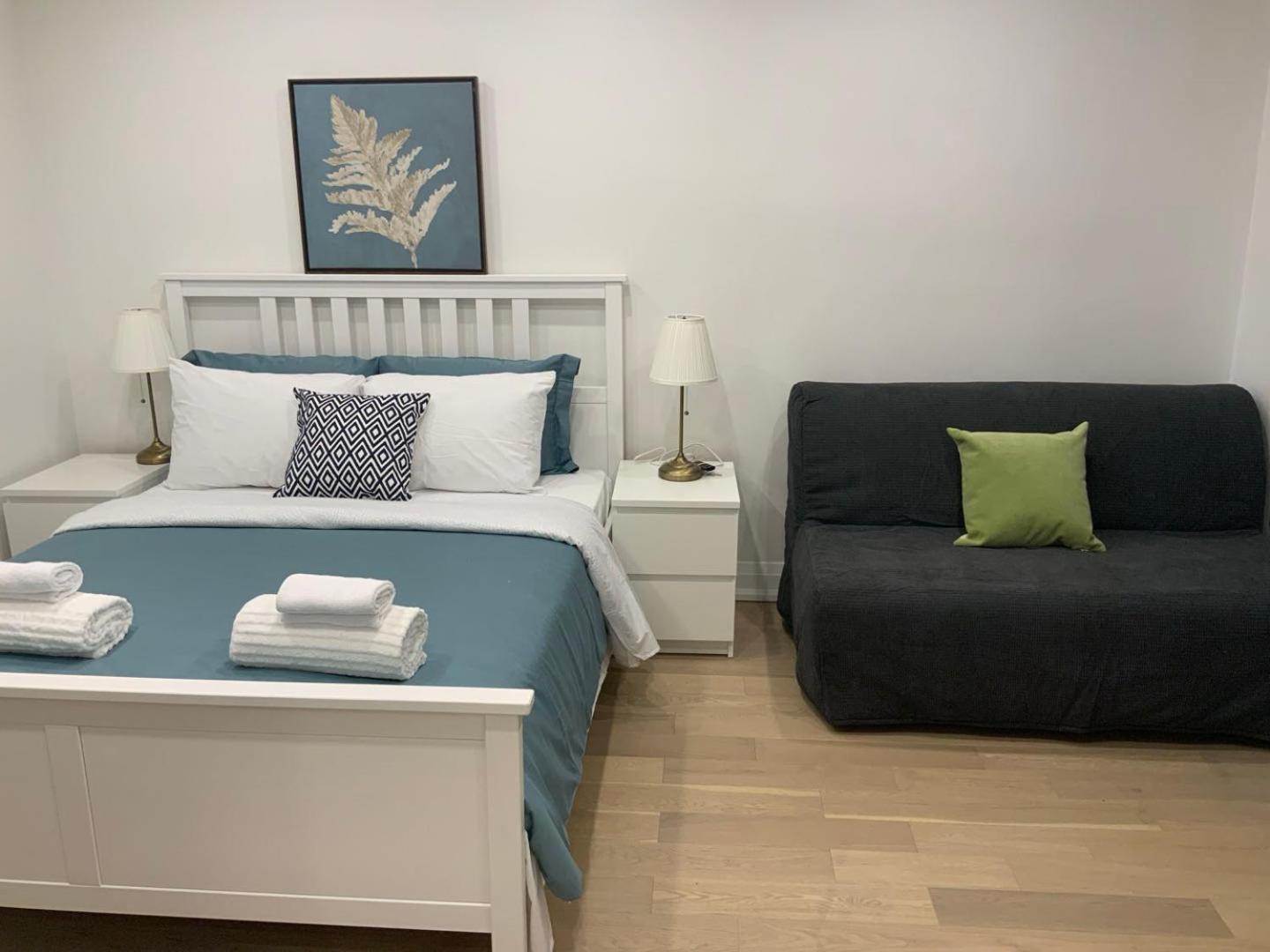 Leaside Garden Guesthouse Торонто Екстериор снимка
