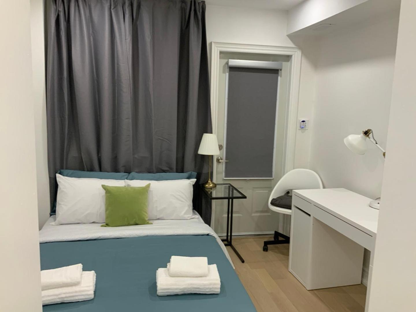 Leaside Garden Guesthouse Торонто Екстериор снимка
