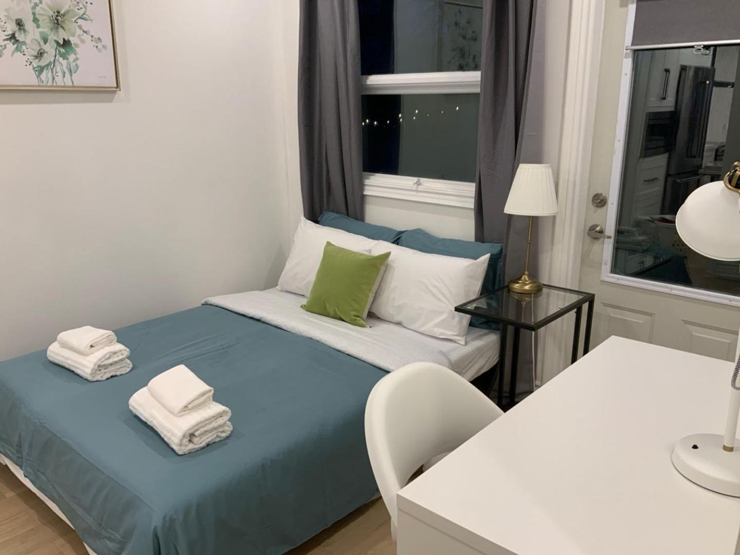 Leaside Garden Guesthouse Торонто Екстериор снимка