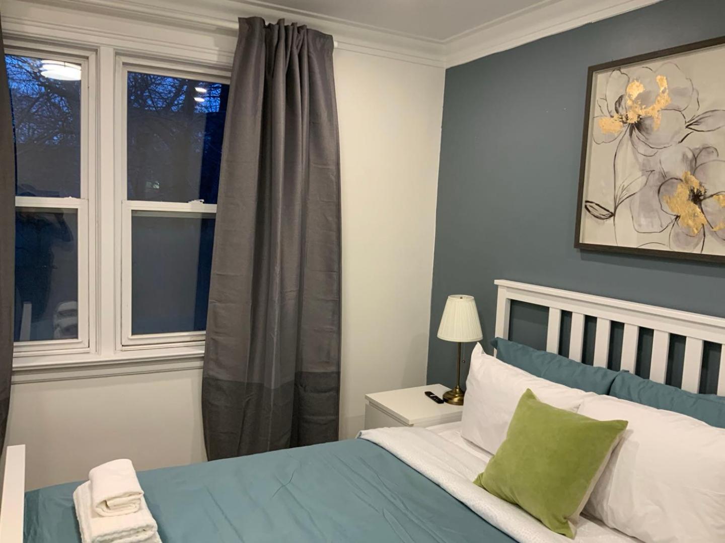 Leaside Garden Guesthouse Торонто Екстериор снимка